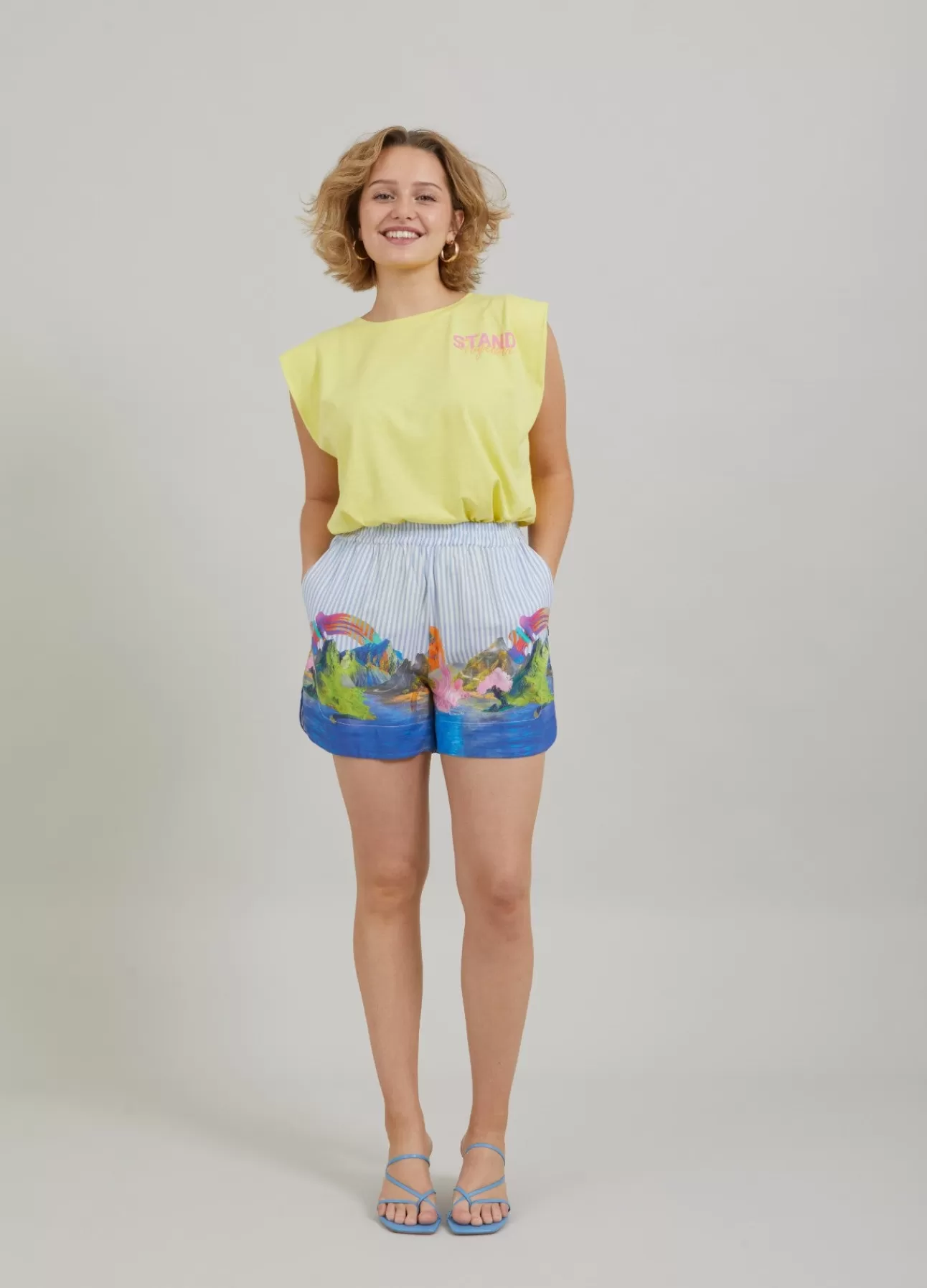 Cheap Short M. Magic Island Print Kvinde Shorts