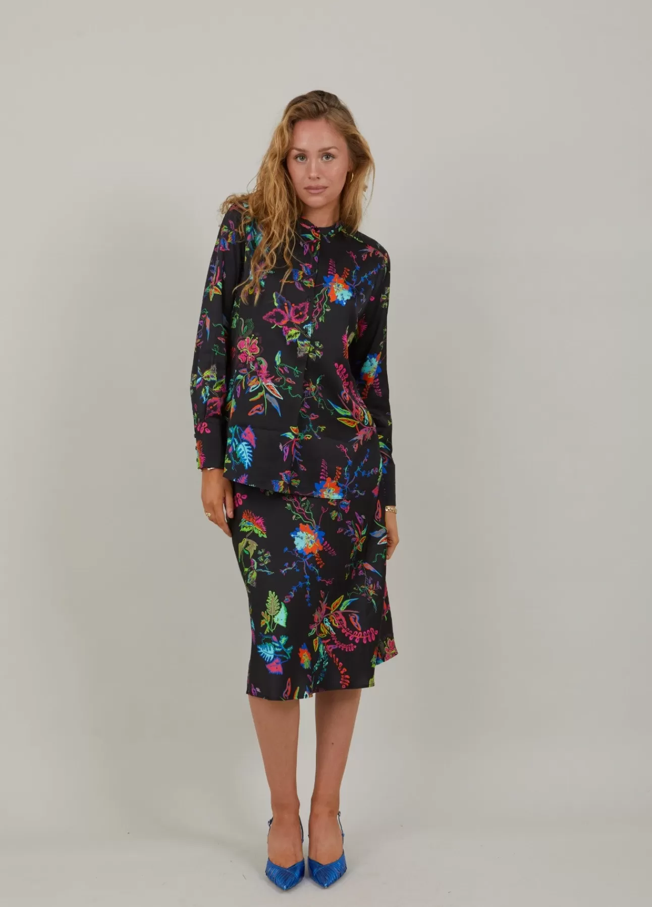 Store Skjorte I Glow Print Kvinde Skjorter Og Bluser